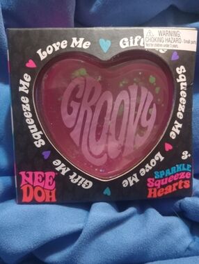 NIB Nee Doh "GROOVY" Sparkle Squeeze Heart PINK